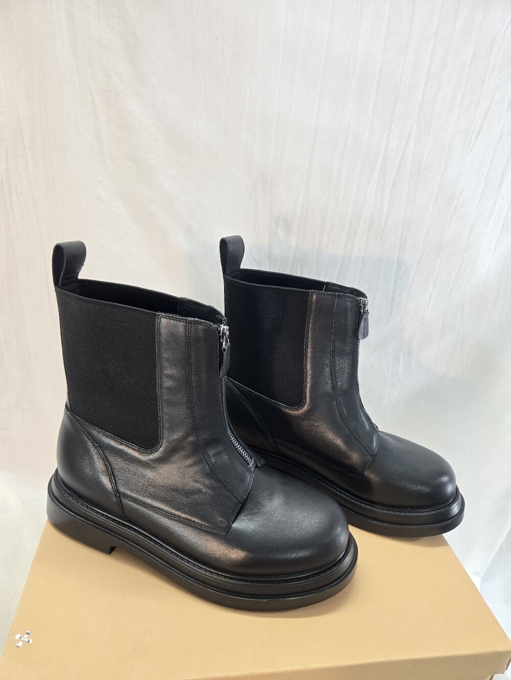 WYDR Studios Jagger Chelsea Zip Women's 11WW Black Leather Boots in Chestnut New